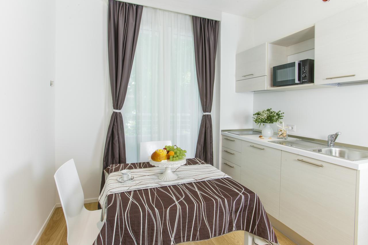 Hotel Houston Suites Rimini Bagian luar foto