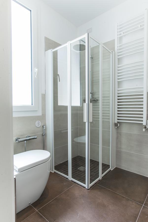 Hotel Houston Suites Rimini Bagian luar foto