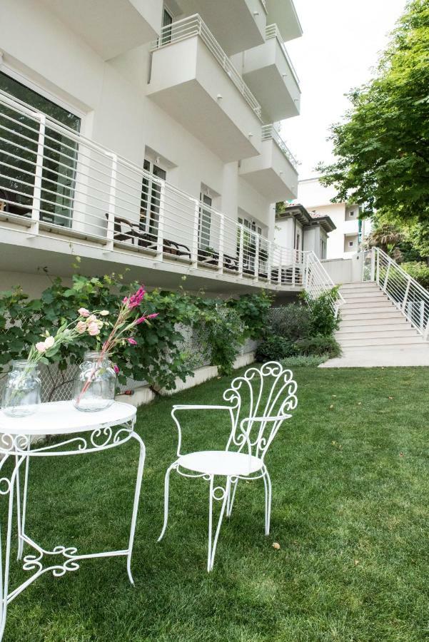 Hotel Houston Suites Rimini Bagian luar foto